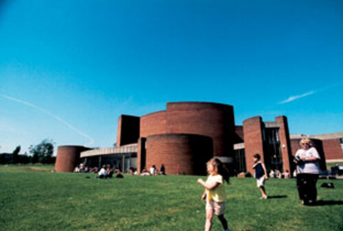 薩賽克斯大學<br /><small>University of Sussex</small>