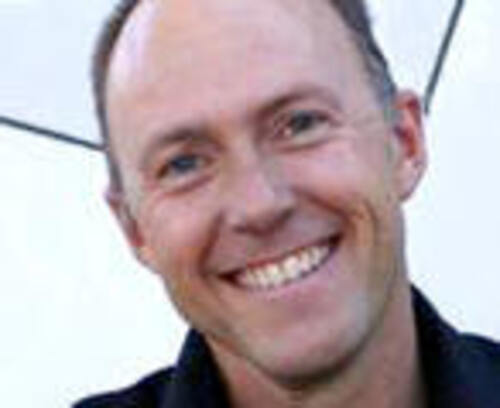 Dr. Glenn Riddle<small>葛蘭．瑞德<br>2002</small>